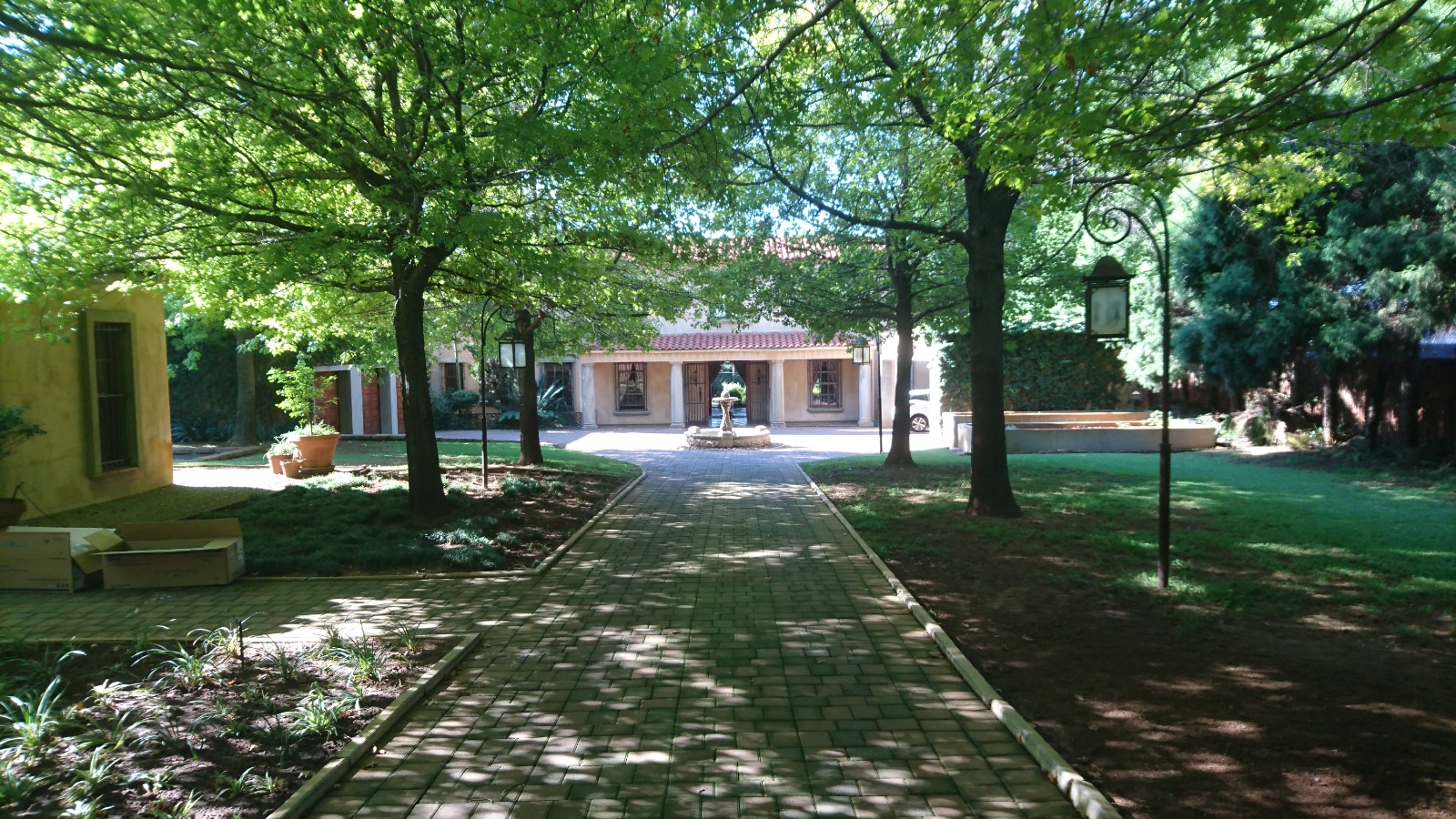 AM Milner hotel surrounded by greenery in Johannesburg