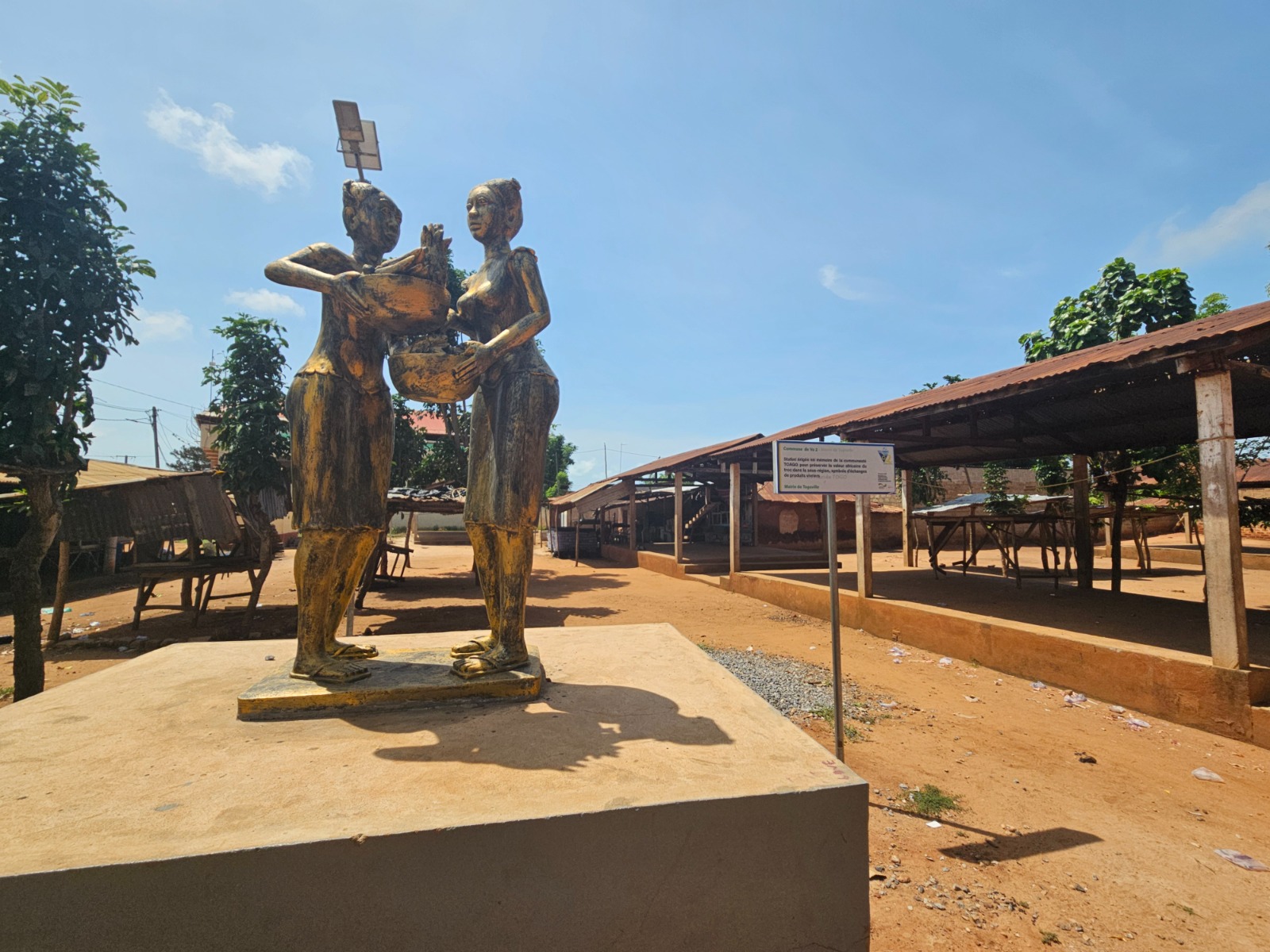 Barter market statues in Togoville